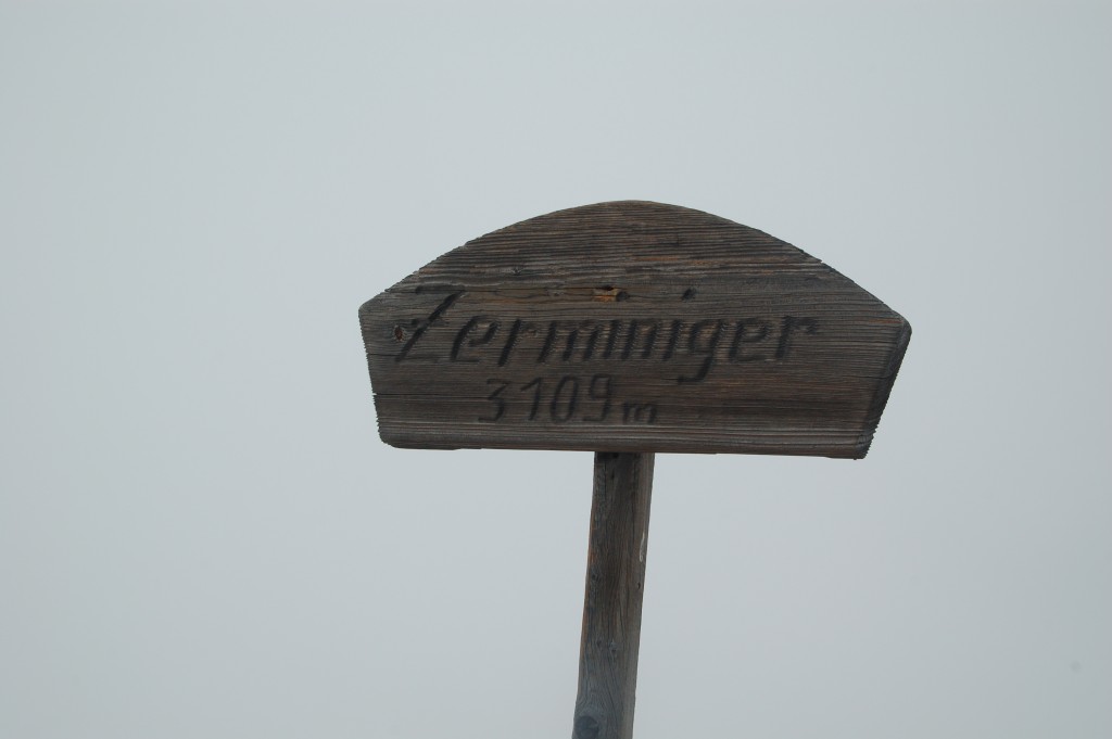 Berg Zerminiger Gipfelkreuz
